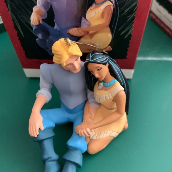 Pocahontas and captain John Smith ornament - Picture 1 of 8